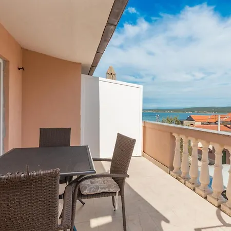 Anchor アパート Pašman