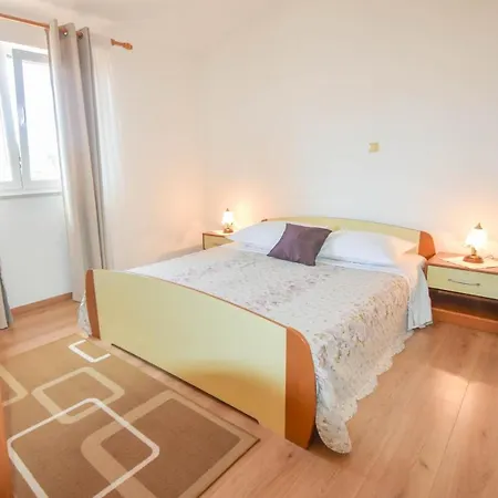 アパート Anchor Pašman