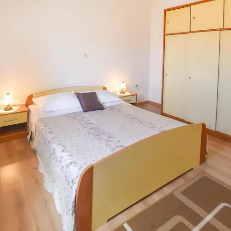 Anchor Apartment